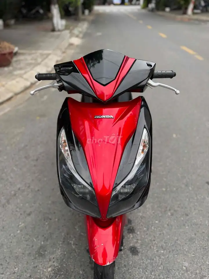 Honda Air Blade 2015 Красно-черный оригинал тихий взнос 7д