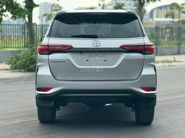Toyota Fortuner Legender 2.4AT 2025 дизель