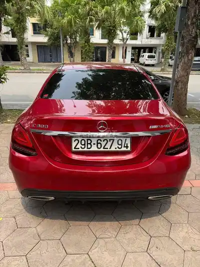 Мерседес-Бенц C300 AMG красный 86767 км
