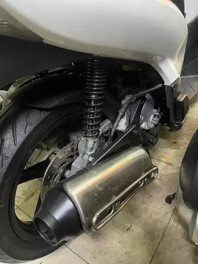 HONDA SH150 итальянской сборки, номер мотора 104, черно-белый