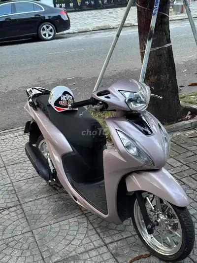 Honda Vision красная