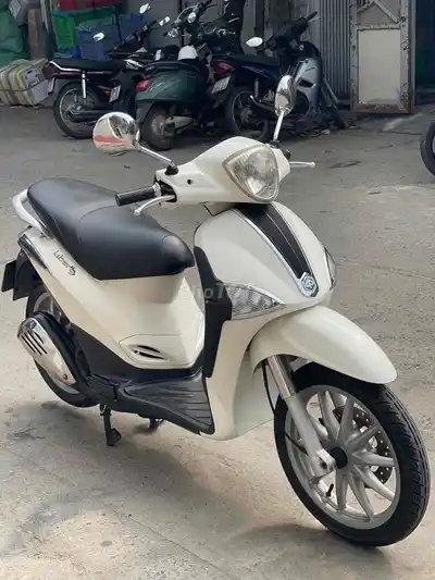 Piaggio Liberty белого цвета, как новый