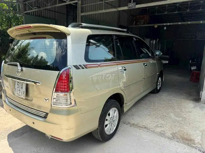 Toyota Innova 2008 Автомат 81000 км Песочный