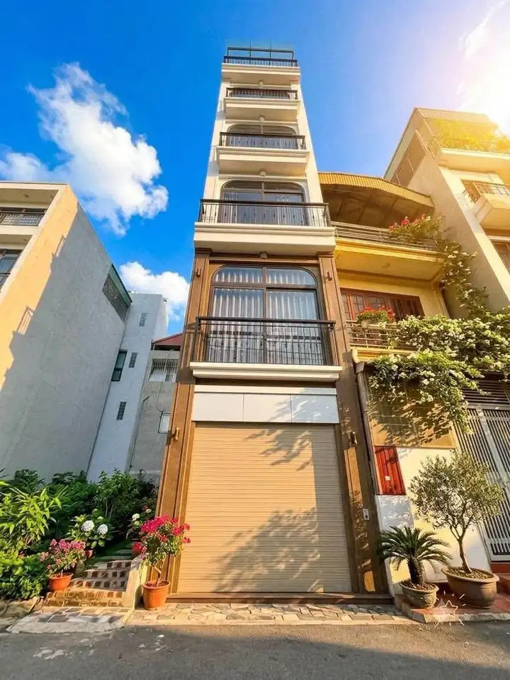 Nhà 6 tầng thang máy ô tô tránh hơn 7 tỷ Long Biên - Gia Lâm