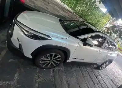 Toyota Corolla Cross V 2021 белый перламутр