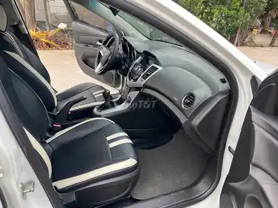 Chevrolet Cruze 1.6 механическая коробка 2018 белый