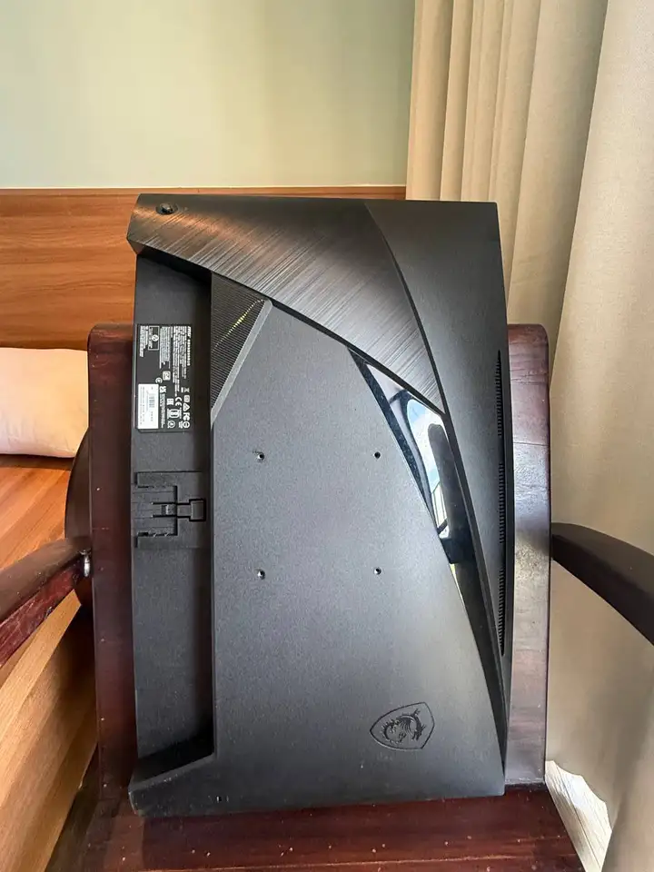 Игровой монитор MSI MAG 276CXF 27"