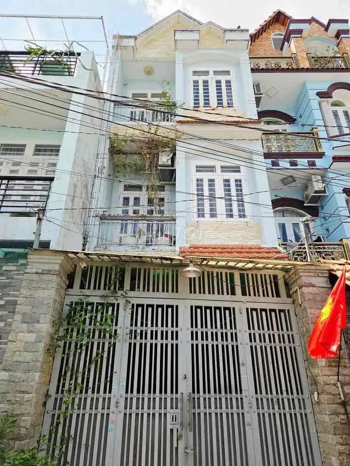 Дом в переулке 1/Vườn Lài, Тхань Фу. 4x16м, 2 этажа, 4 спальни, 3 ванные, мебель