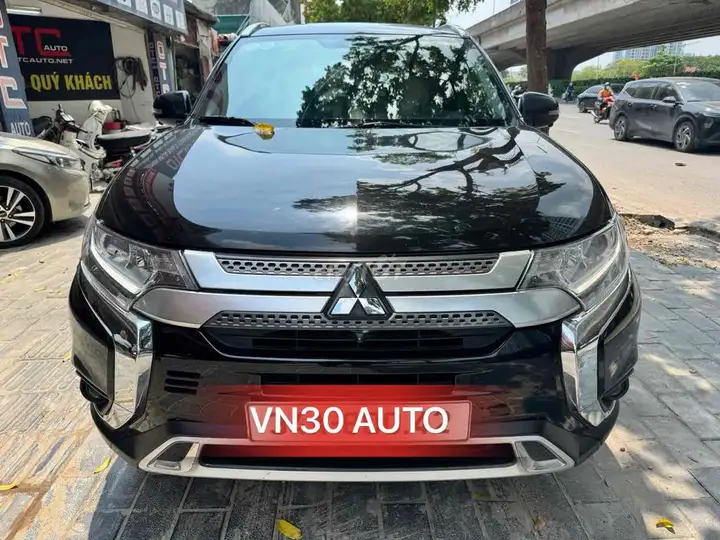 Mitsubishi Outlander 2020 2.0 CVT - 100 000 км