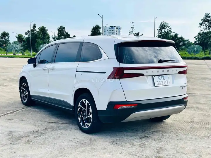 Hyundai Custin 2023, комплектация Cao Cấp, поддержка рассрочки