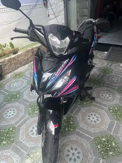 Черная ручная тележка Honda Winner 150