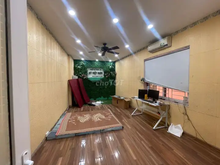 Дом в аренду, Нгуен Чынь – рядом с Тан Май, 85м² х 4 этажа, 5 спален