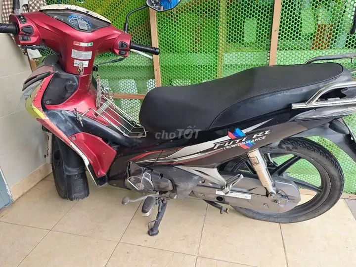 Honda Future 125 2024 красно-черный
