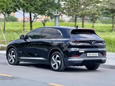 VinFast VF8 Eco 2023 Full Adas с покупкой батареи CATL