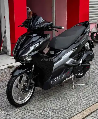 Honda Air Blade 125 2025 г.в., глянцевый черный, состояние нового
