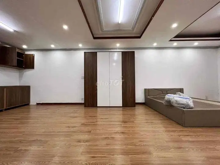 Квартира 50м² с балконом рядом с HCMUT и UMP – недалеко от Chợ Lớn, центр Q10