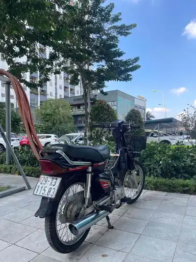 Honda Dream цвет бордовый