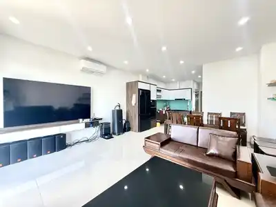 Дом с 3 спальнями, 4 этажа, лифт, 400 м²