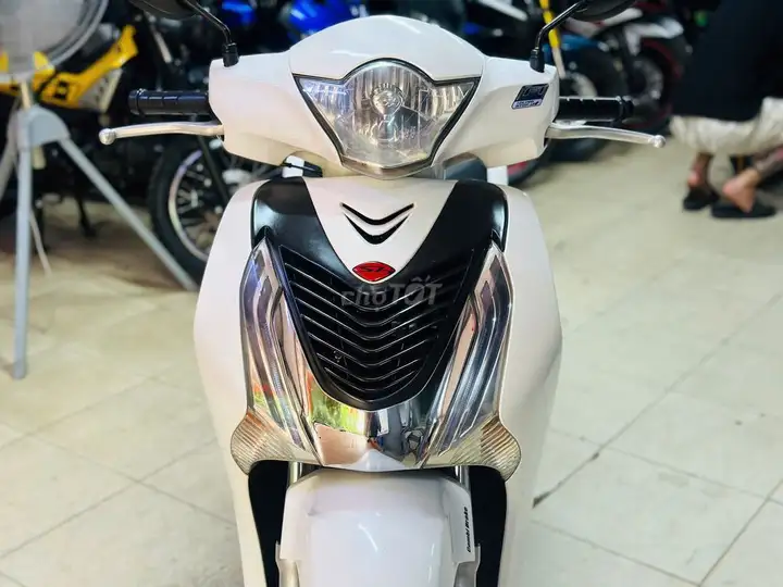 МОТОЦИКЛ THỊNH PHÁT - SH 125I БЕЛЫЙ ОРИГИНАЛ УХОЖЕННЫЙ ПРХ ХАНОВОЙ