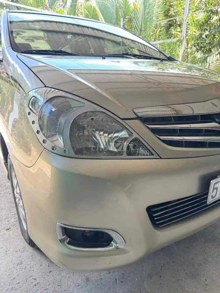Toyota Innova 2008 Автомат 81000 км Песочный