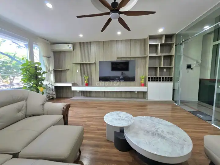 🏡 Дом целиком, 1 этаж, Тиеу Ла, Хоа Кыонг – 3 спальни, мебель новая 95%✨*