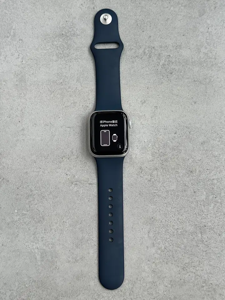 Apple Watch SE (GPS, 2-го поколения) 40 mm