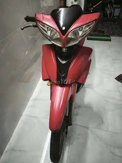 Yamaha Jupiter MX красного цвета