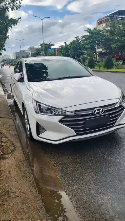 Hyundai Elantra 1.6 AT 2020 Белый 50 000 км
