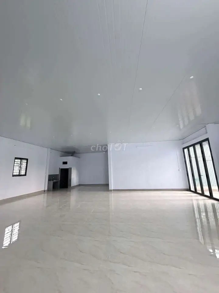 Аренда цеха, пустое помещение 300 м², подходит для швейного производства