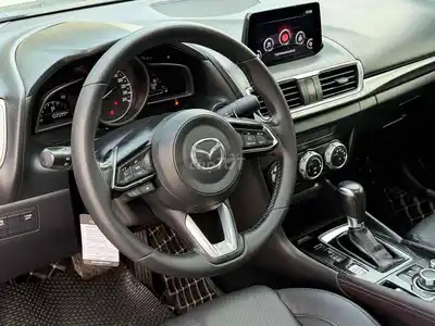 Mazda Mazda 3 2018 Белый 100 000 км