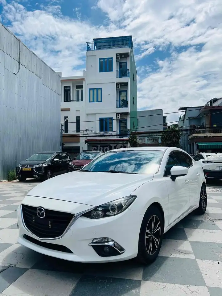 Mazda 3 Sedan 2016 AT 1.5, один владелец, куплена новой