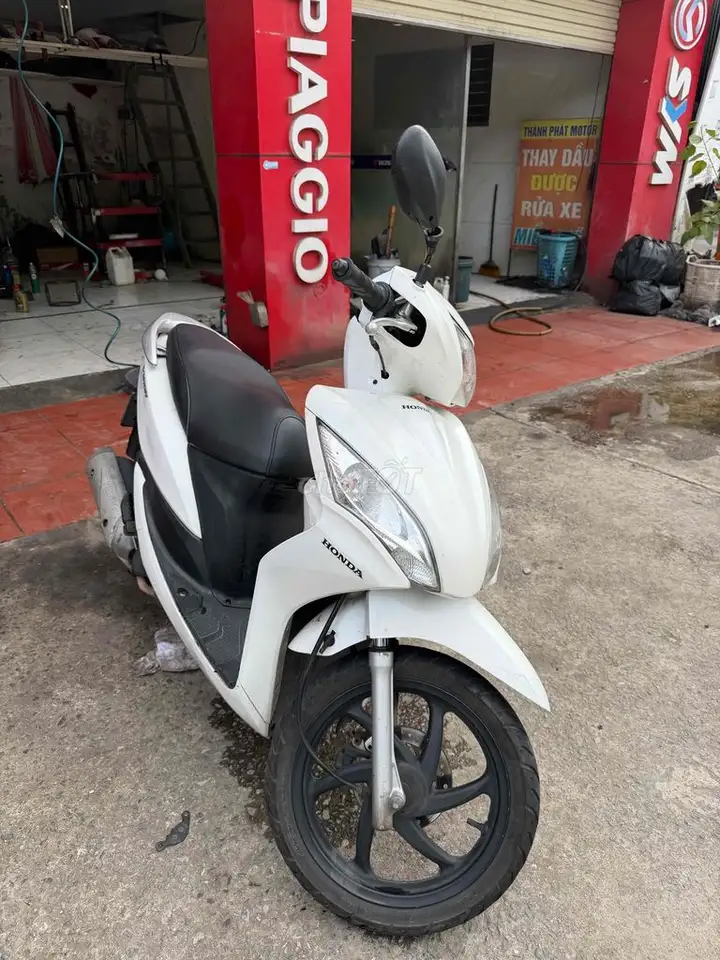 Honda Vision 2012 белый 108cc