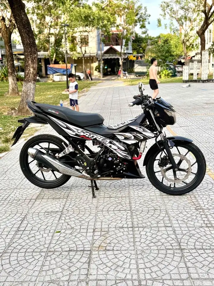 Suzuki Satria 2020, черный
