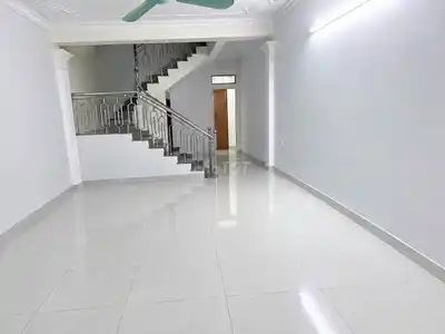 Двухэтажный дом в районе переселения Лак Тхи