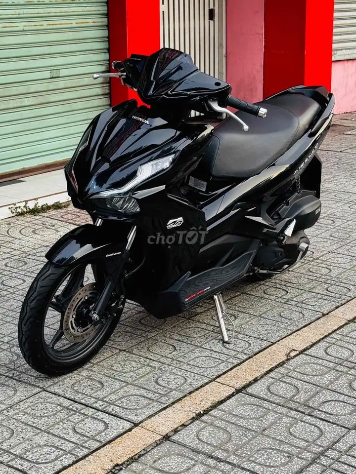Honda Air Blade 125 2021 черный глянцевый, 1 владелец