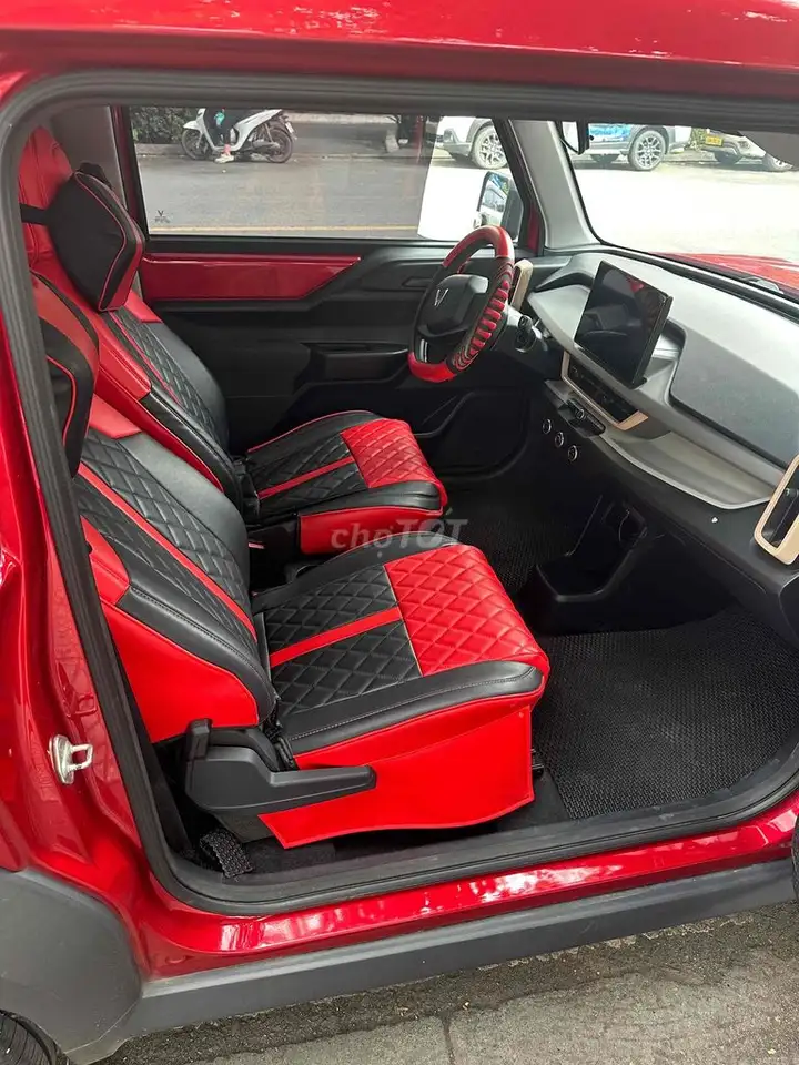Электромобиль VinFast VF3, красный, 32 000 км