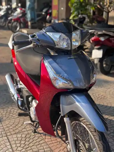 Хонда Фьючерс 125 Fi красный серый