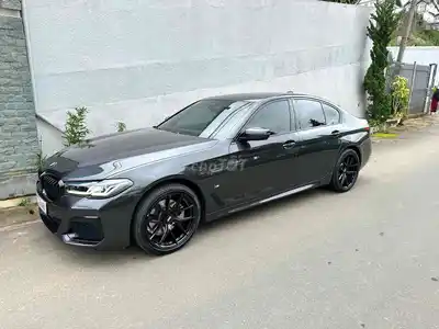 BMW 520i G30 M Sport LCI 2020 черный