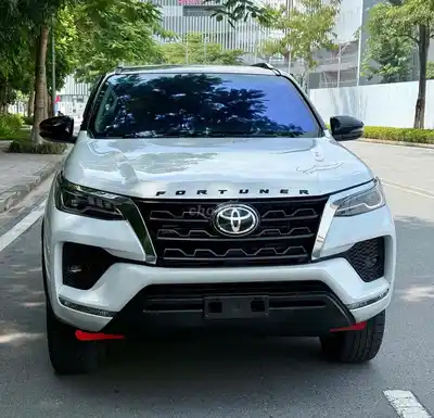 Toyota Fortuner 2022 дизель автомат полный 7 мест супер