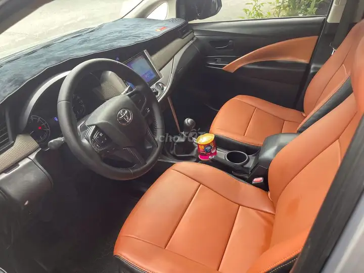 Toyota Innova 2.0E MT, один владелец, состояние 90%