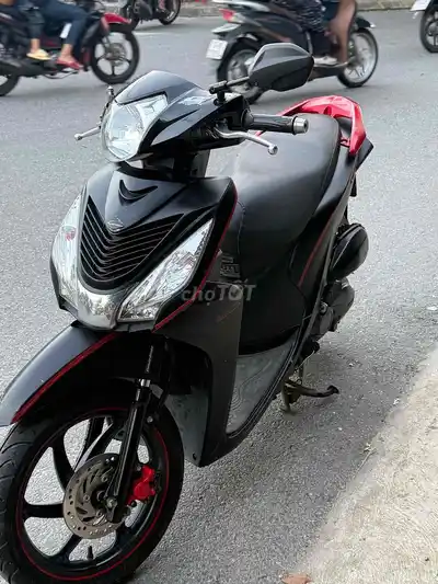 Honda Vision 2017 чёрно-красный