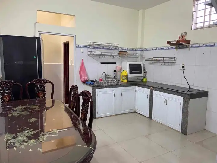 Дом 2 этажа, 4х20м, парковка для авто, 3 спальни, с мебелью