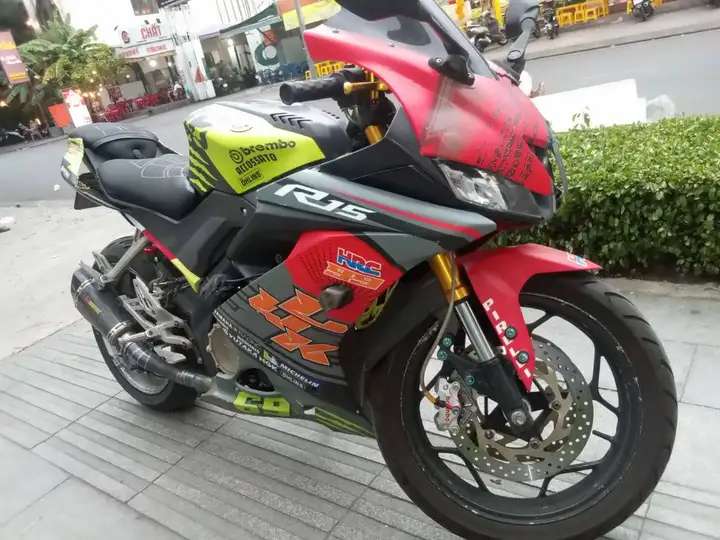 Yamaha R15 V3