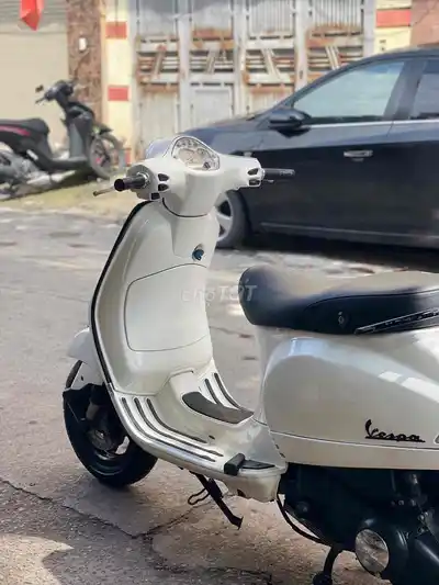 Скутер Piaggio Vespa белый 125cc ie с электронным впрыском