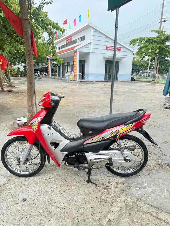 Honda Wave RS красный, полуавтомат