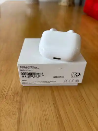 AirPods 4