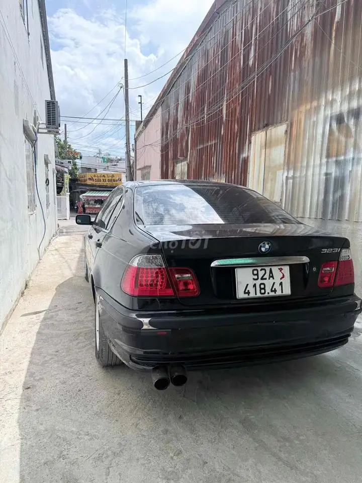 BMW E46 323i МКПП черный 5 мест