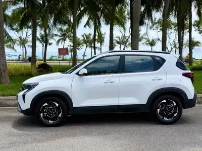 Kia Sonet 2025 Luxury 7999 км Белый
