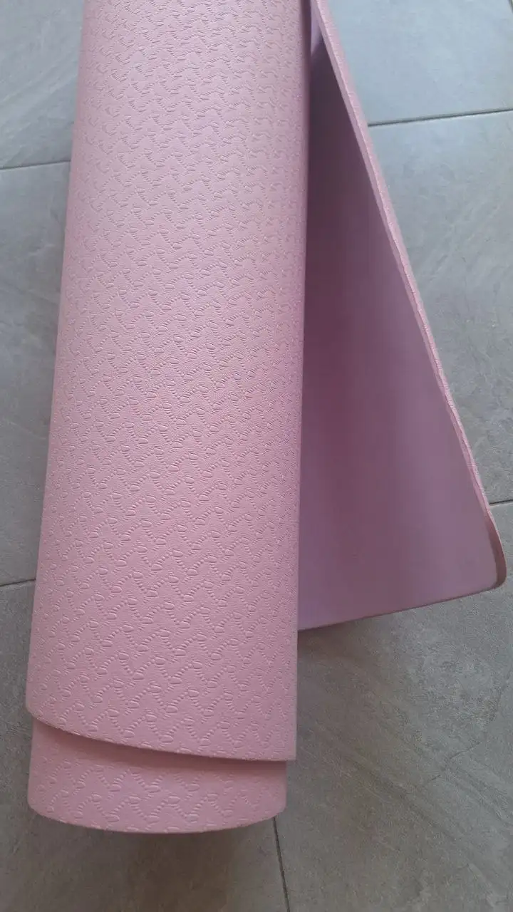 Коврик, пледы, дождевик, зонт, штатив, подставка