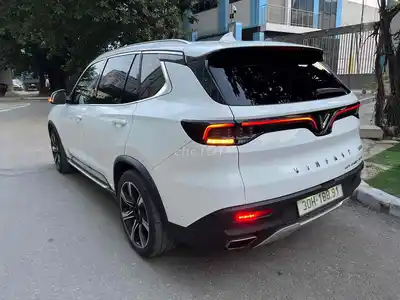 VinFast Lux SA 2.0 2021 Premium 4x4 Белый